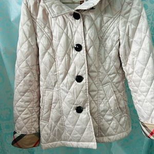 Medium size. It is too small for me. It is really small size.